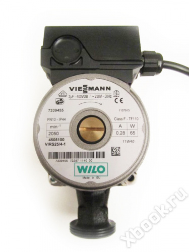 7339455 Viessmann Циркуляционный насос Wilo для аккумулятора вид спереди
